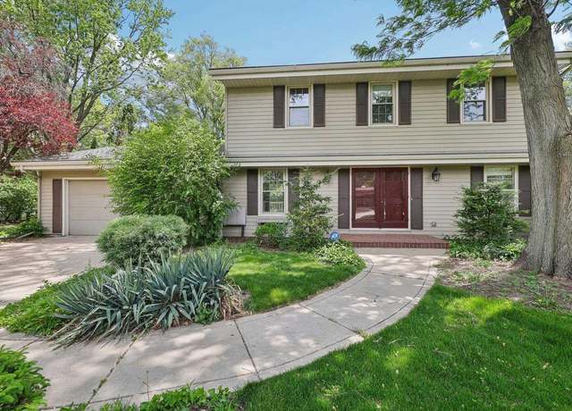 Property at 624 Somerset Dr, Janesville, WI 53546, 4 beds, 2.5 baths