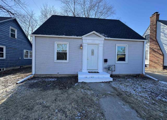 Property at 1306 W Wisconsin St, Portage, WI 53901, 3 beds, 1.5 baths