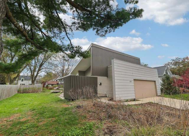 Property at 7017 University Ave, Middleton, WI 53562, 3 beds, 2 baths
