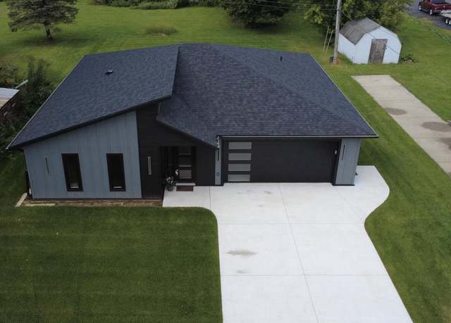 Property at 460 W 1st St, Richland Center, WI 53581, 2 beds, 2 baths