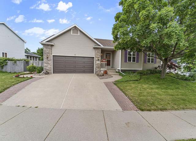 Property at 5337 Park Meadow Dr, Madison, WI 53704, 4 beds, 2 baths