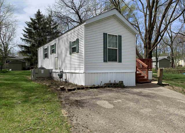 Property at 215 Skyway Dr, Edgerton, WI 53534, 2 beds, 1 bath