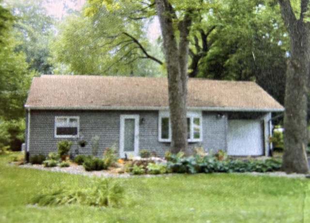 Property at 5710 Winnequah Trl, Monona, WI 53716, 3 beds, 2 baths