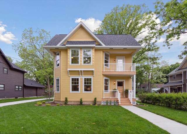 Property at 730 Park Ave, Beloit, WI 53511, 3 beds, 2.5 baths
