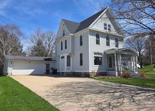 Property at 290 S Bridge St, Markesan, WI 53946, 3 beds, 2 baths
