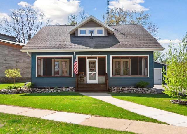 Property at 301 S Farmer St, Princeton, WI 54968, 3 beds, 1 bath