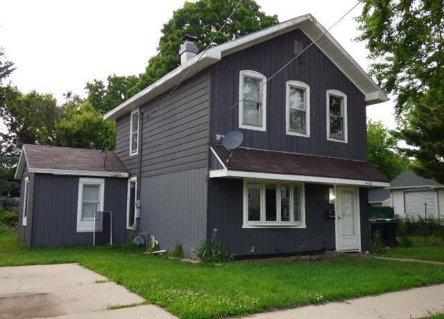 Property at 418 Lincoln St, Janesville, WI 53547, 4 beds, 2 baths