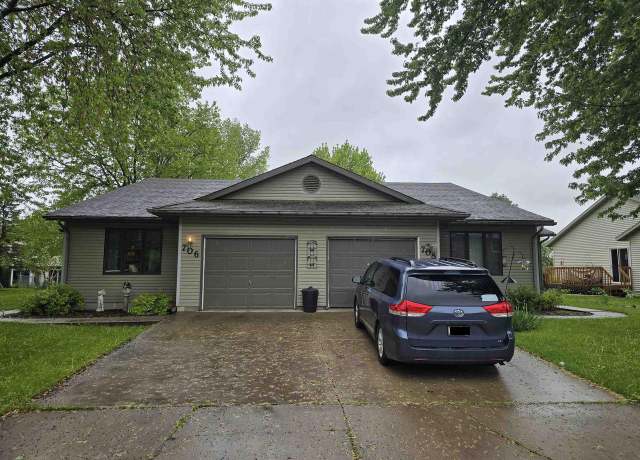 Property at 706-708 Meadowview Ln, Lodi, WI 53555, 4 beds, 4 baths
