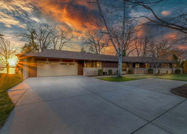 Property at 1204 Lake Shore Dr, Beaver Dam, WI 53916, 4 beds, 3.5 baths