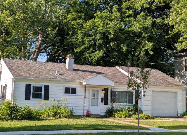 Property at 824 W South St, Stoughton, WI 53589, 3 beds, 1 bath