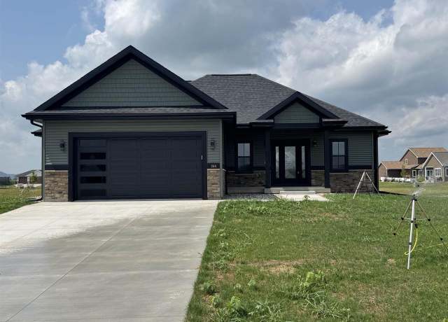 Property at 264 Falcon Ct, Sauk City, WI 53583, 3 beds, 2.5 baths