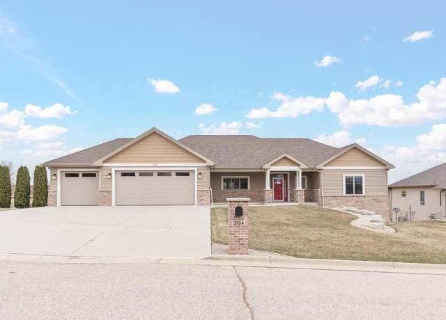 Property at 3724 Falcon Ridge Dr, Janesville, WI 53548, 4 beds, 3 baths