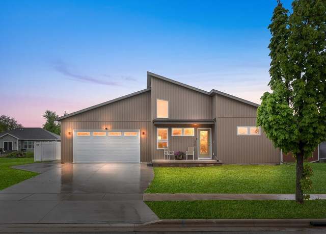 Property at 420 Sandmar Dr, Ripon, WI 54971, 3 beds, 2 baths