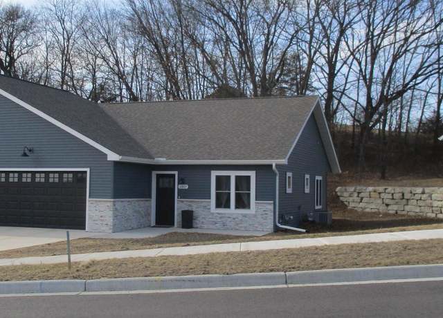 Property at 1007 Rusalka Cir, Reedsburg, WI 53959, 2 beds, 2 baths