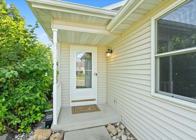 Property at 1115 Drumlin Dr, Verona, WI 53593, 3 beds, 2 baths