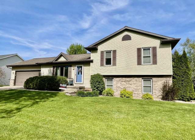 Property at 404 Nightingale Ln, Cottage Grove, WI 53527, 4 beds, 2.5 baths