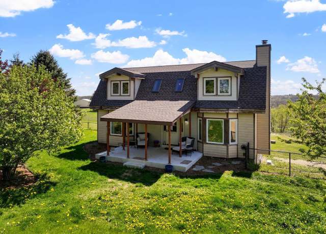 Property at 1690 Kestrel Ln, Blue Mounds, WI 53517, 3 beds, 2.5 baths