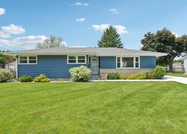 Property at 1131 N Lexington Dr, Janesville, WI 53545, 3 beds, 1.5 baths