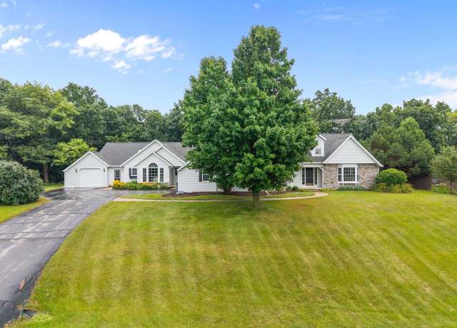 Property at N5383 Buena Vista Dr, Fond Du Lac, WI 54937, 5 beds, 4.5 baths