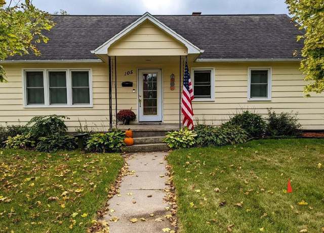 Photo of 105 Center St, Elroy, WI 53929