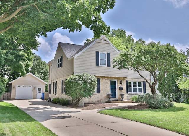 Property at 266 Kensington Dr, Madison, WI 53704, 4 beds, 3.5 baths