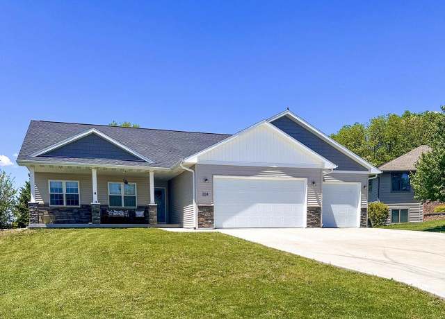 Property at 224 Clover Ln, Janesville, WI 53537, 3 beds, 2 baths