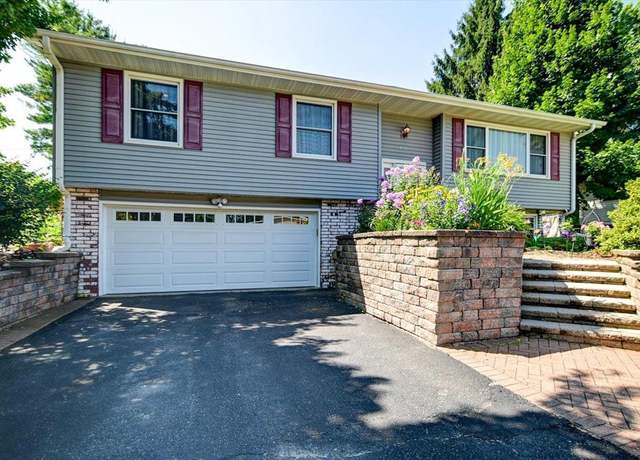 Property at 4101 Donald Dr, Madison, WI 53704, 3 beds, 2 baths