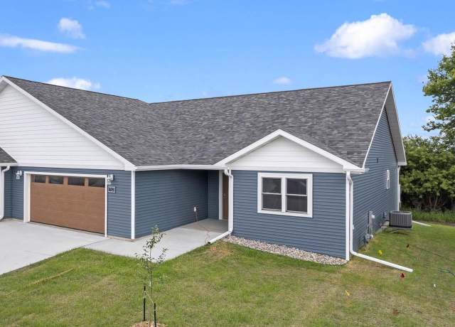 Property at 712 Roosevelt St, Baraboo, WI 53913, 2 beds, 2 baths