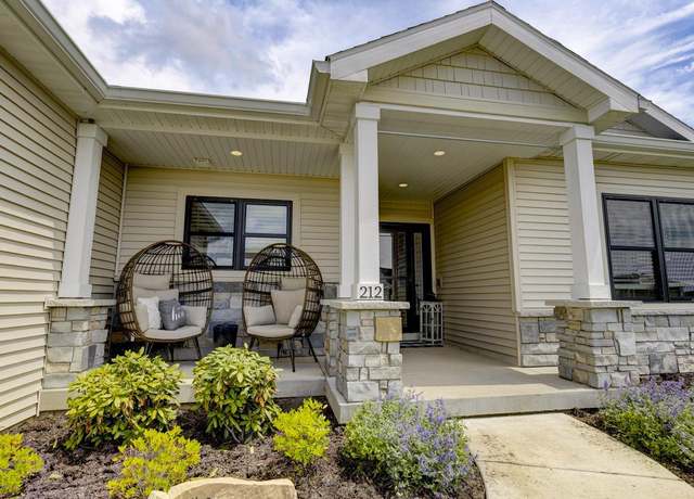 Property at 212 Chickadee Ln, Sauk City, WI 53583, 4 beds, 3.5 baths