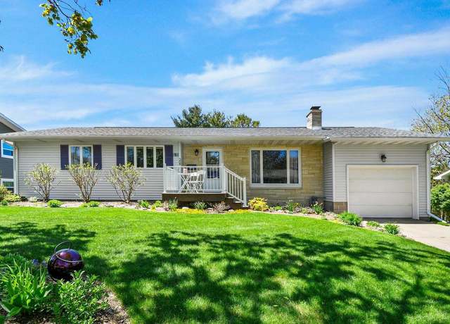 Property at 308 Maple Dr, Mount Horeb, WI 53572, 3 beds, 1 bath