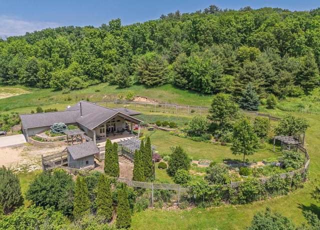 Property at 30440 Cty Rd W, Elroy, WI 53929, 2 beds, 1 bath