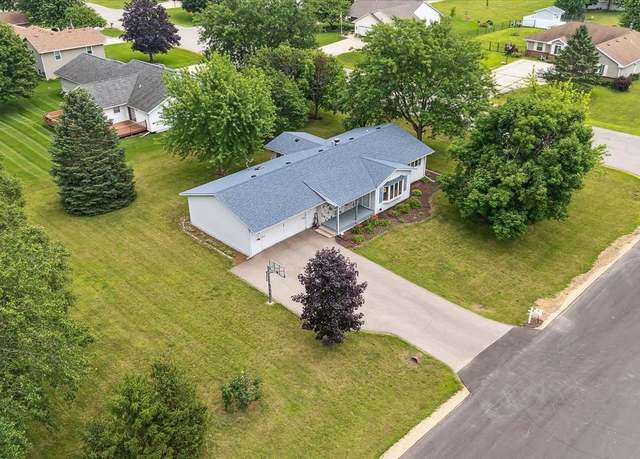 Property at 3207 S Flack Rd, Beloit, WI 53511, 3 beds, 3 baths