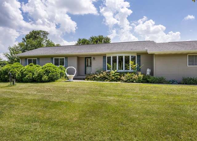 Property at 2120 Thomas St, Beloit, WI 53511, 3 beds, 1.5 baths
