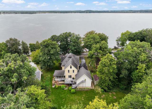 Property at 114 Lake Shore Dr, Lake Mills, WI 53551, 4 beds, 3 baths