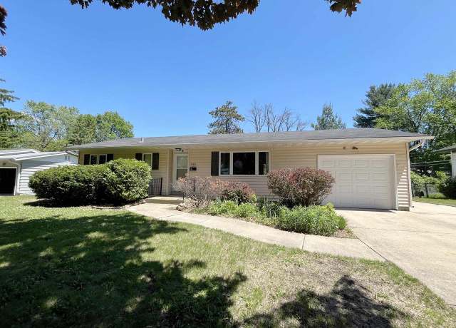 Property at 425 Mineau Pkwy, Madison, WI 53711, 3 beds, 1 bath