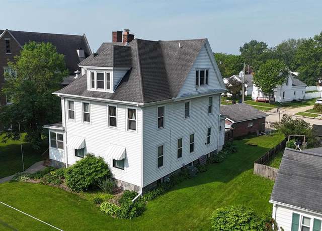 Property at 216 N Court St, Sparta, WI 54656, 4 beds, 1.5 baths