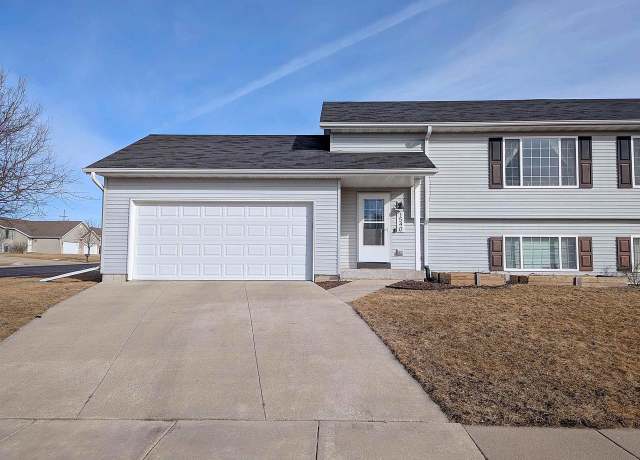 Property at 1540 Montclair Pl #1540, Fort Atkinson, WI 53538, 2 beds, 1.5 baths