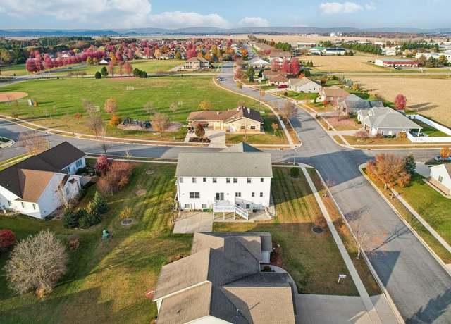 Property at 2001 Fullerton Dr, Prairie Du Sac, WI 53578, 5 beds, 4 baths