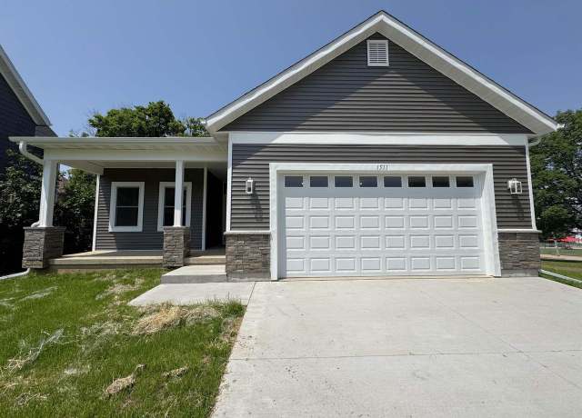 Property at 1511 16th Ave, Monroe, WI 53566, 2 beds, 2 baths