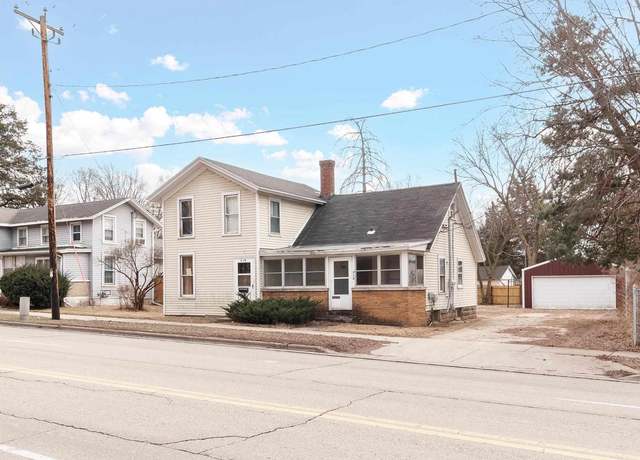 Property at 312 E Memorial Dr, Janesville, WI 53545, 3 beds, 2 baths