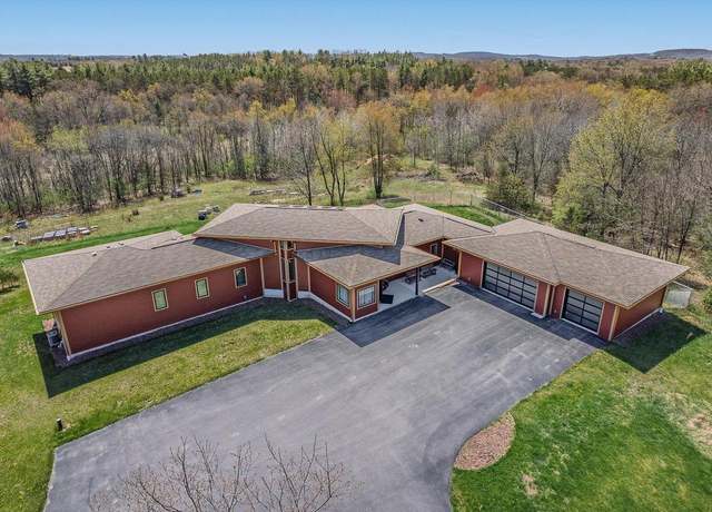 Property at E7521 N Reedsburg Rd, Reedsburg, WI 53959, 3 beds, 2.5 baths