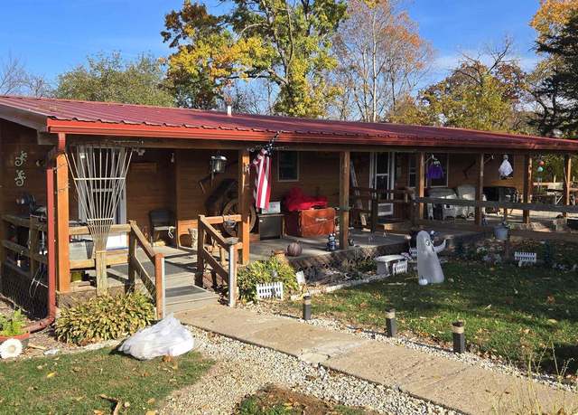 Property at 11129 St Charles Rd, Cassville, WI 53806, 3 beds, 1 bath