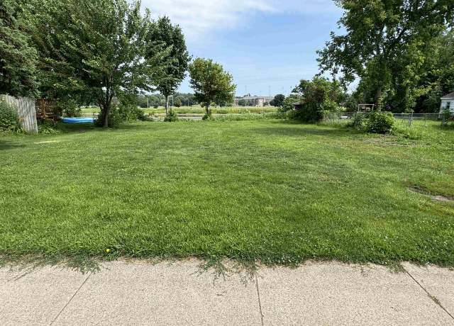 Property at 632 W Delavan Dr, Janesville, WI 53546