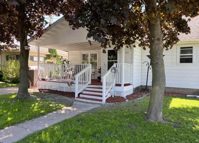 Property at 429 Pine St, Tomah, WI 54660, 3 beds, 1 bath