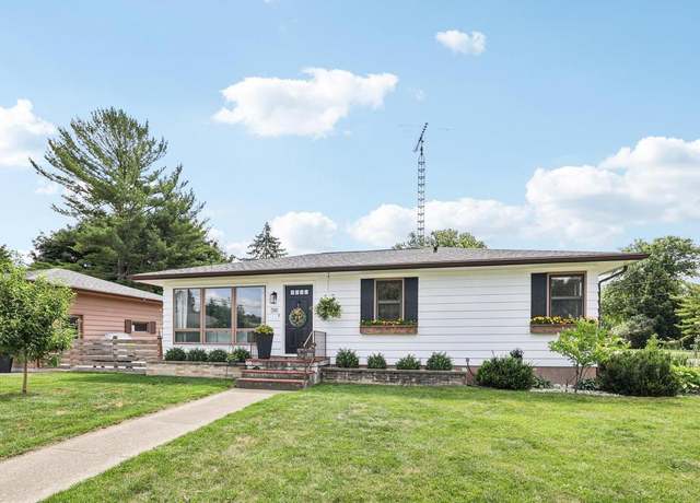 Property at 516 Clover Ln, Fort Atkinson, WI 53538, 2 beds, 1 bath