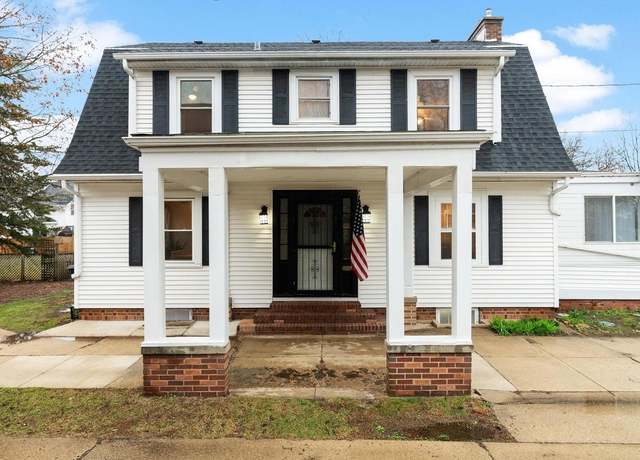Property at 1142 Milwaukee Rd, Beloit, WI 53511, 3 beds, 1.5 baths
