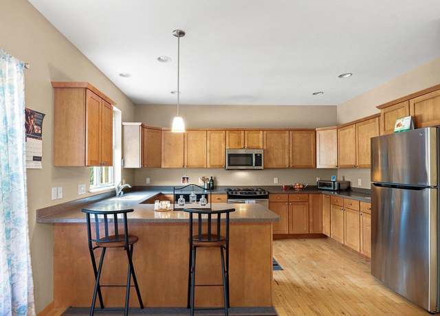 Property at 2524 Leopold Way, Sun Prairie, WI 53590, 3 beds, 2.5 baths