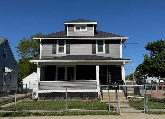 Property at 571 N Palm St, Janesville, WI 53548, 4 beds, 2 baths