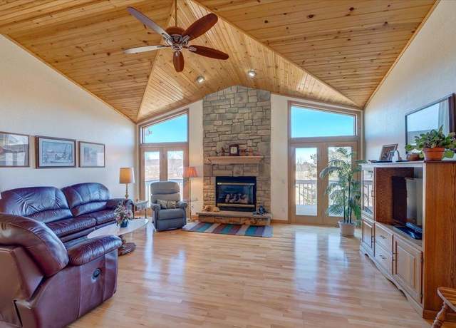 Property at N4723 Ridgeview Dr, Portage, WI 53901, 7 beds, 5 baths