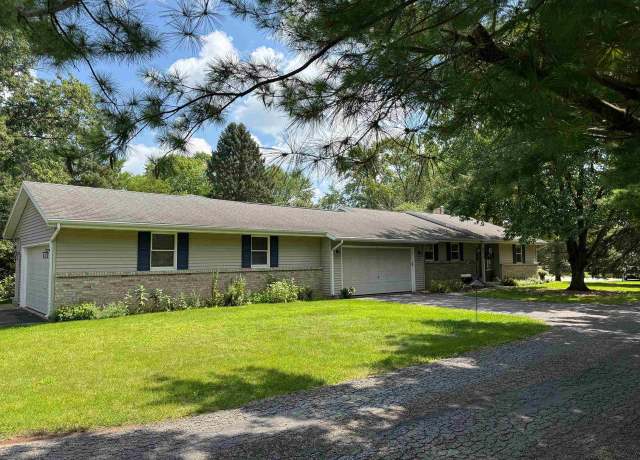 Property at 1236 Somerset Ct, Janesville, WI 53546, 4 beds, 2.5 baths